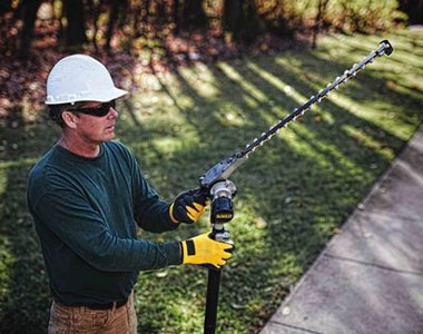 Dewalt 40v deals pole hedge trimmer